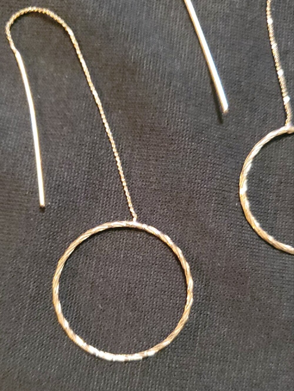 Elegant Gold Circle Threader Earrings - Minimal Women's Jewelry - Picture 2 of 5